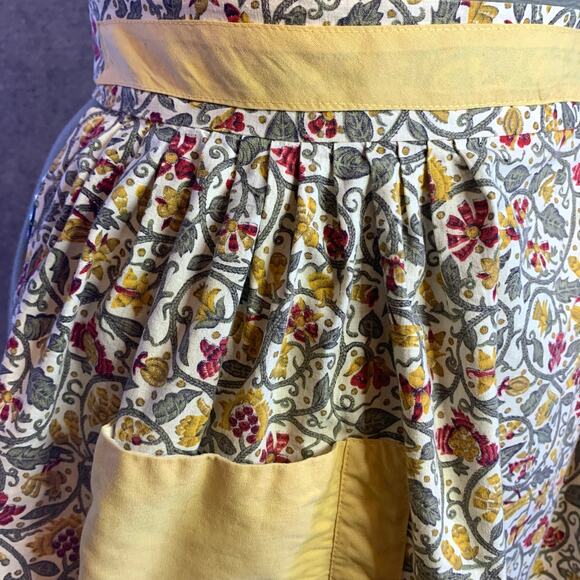 Retro Look Hostess Apron, Westminster Linen Brand, Cute Print Pockets, One Size - Picture 10 of 10